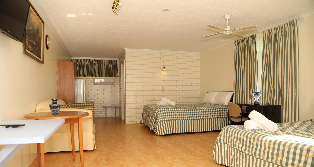 Queenslander Motel Gold Coast Exterior photo