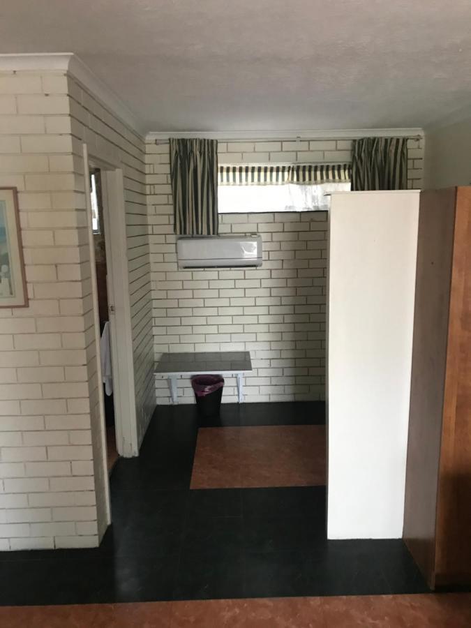 Queenslander Motel Gold Coast Exterior photo